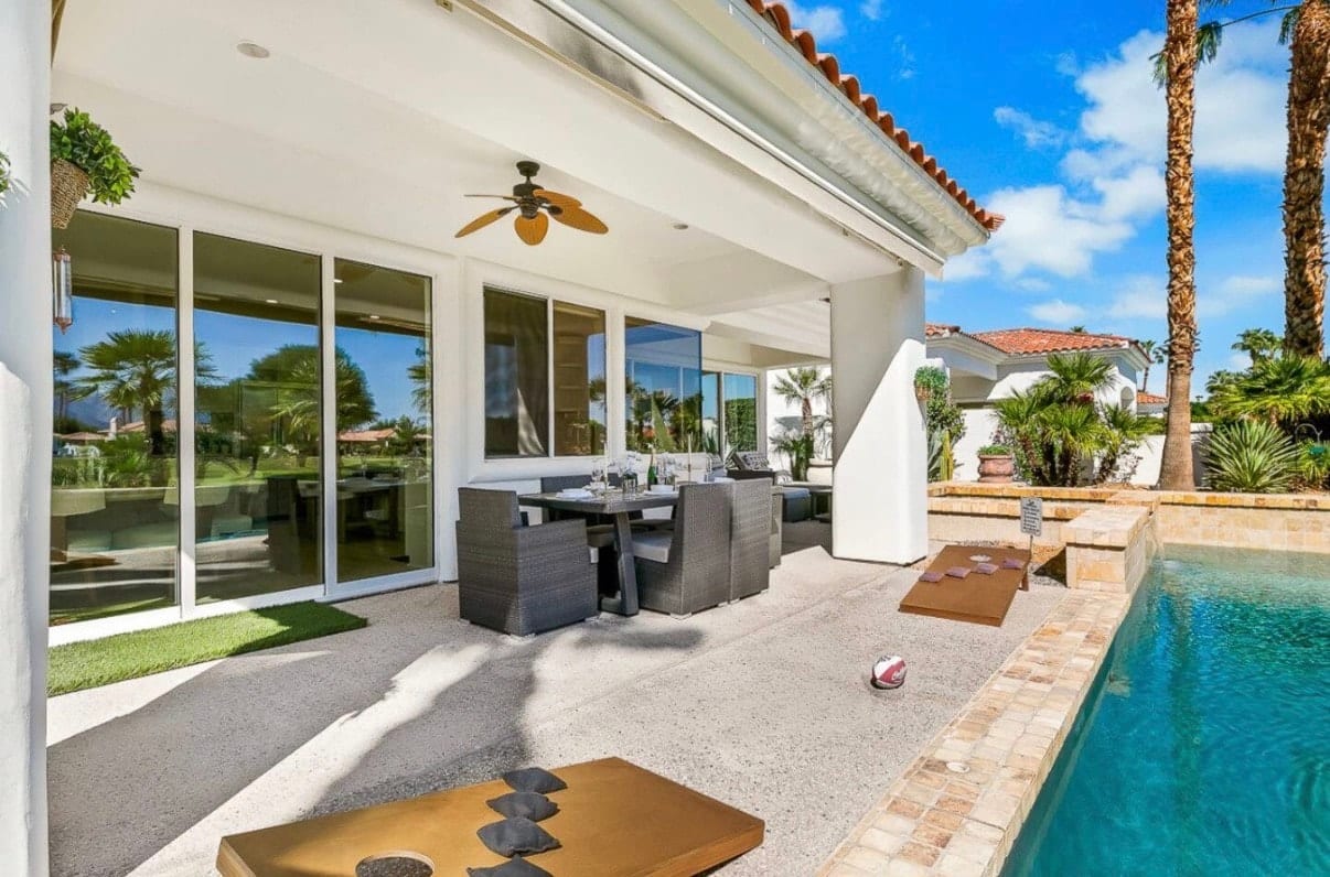 Outdoor kitchen at Solmirage
