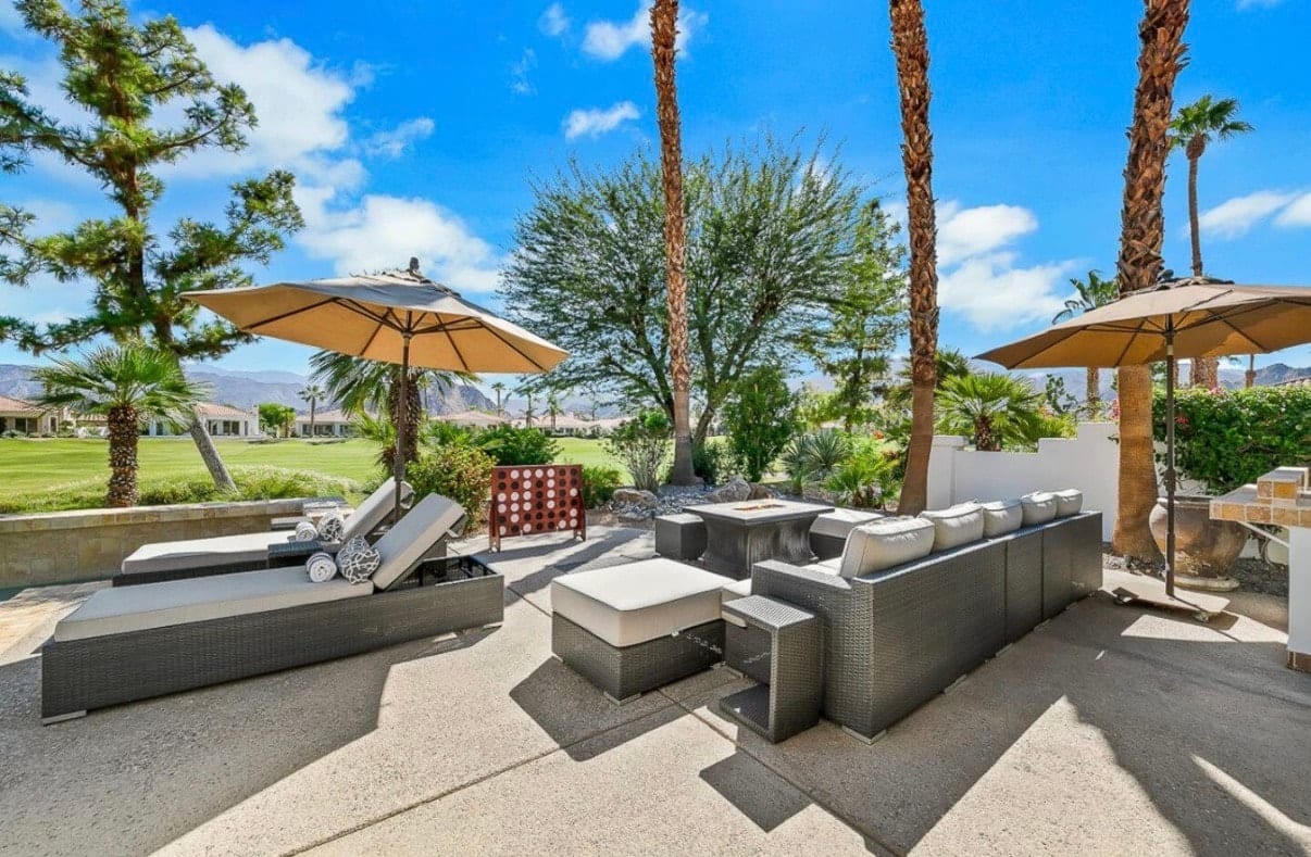 Outdoor living at Solmirage